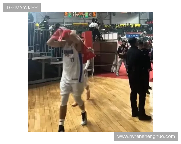 [CBA]约翰逊快速反击 造成干扰球并加罚.